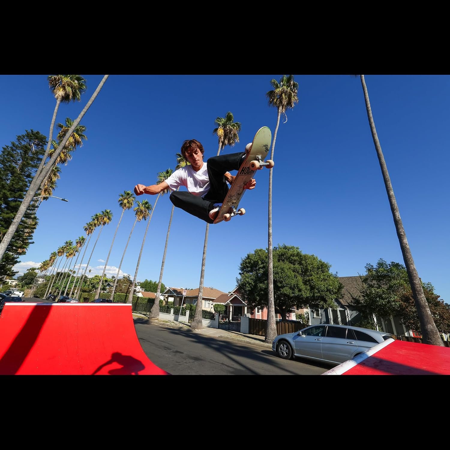 Canon RF-S10-18mm F4.5-6.3 is STM Ultra-Wide-Angle Zoom Lens, Mirrorless, 4.0 Stops of Shake Reduction, Great for Vlogging & Selfies, Compact & Lightweight, for Video, Travel, Landscapes & Interiors - Image 4